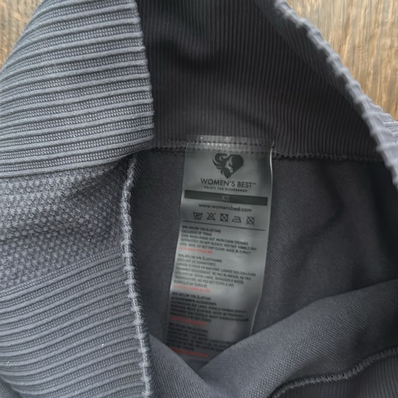 Women’s Best matching set. Long Sleeve Crop Top and Biker Shorts Set. XS/S - Picture 8 of 8